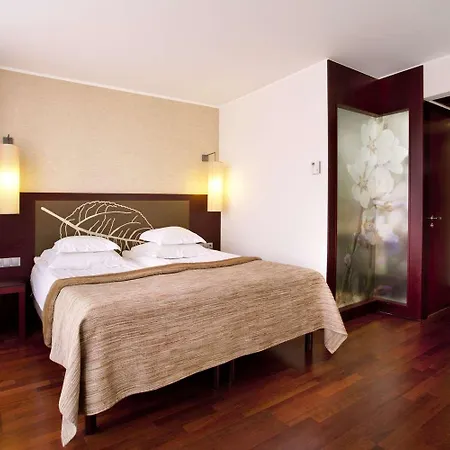 노르딕 포럼 호텔 4*