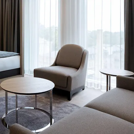 Nordic Forum Otel 4*